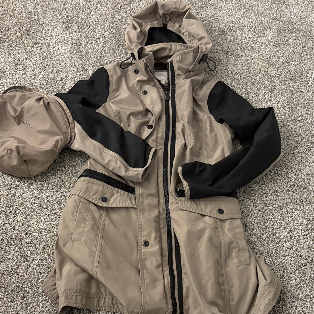 Lightweight Hooded Anorak Jacket in Taupe and Black